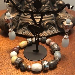 Silver and stones braclet and earrings set